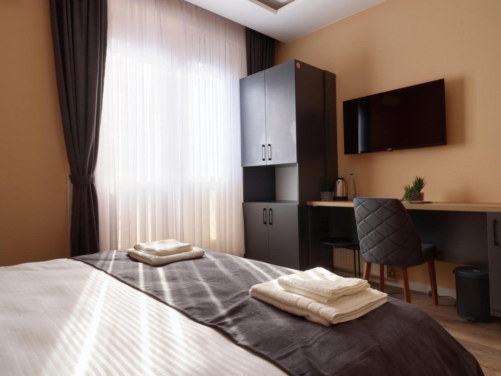 Midtown Prishtina Stays - Central Location Prishtinë Exterior photo