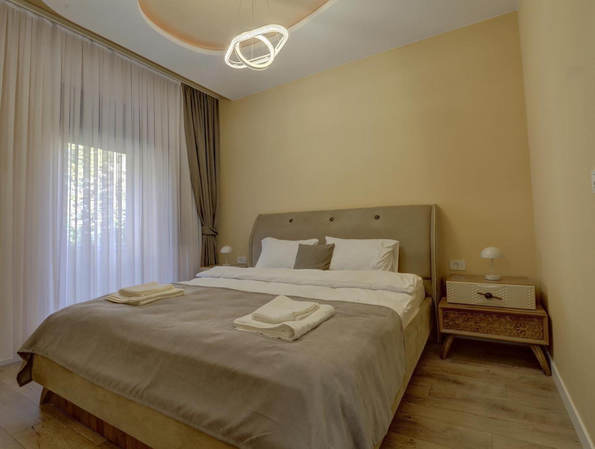 Midtown Prishtina Stays - Central Location Prishtinë Exterior photo