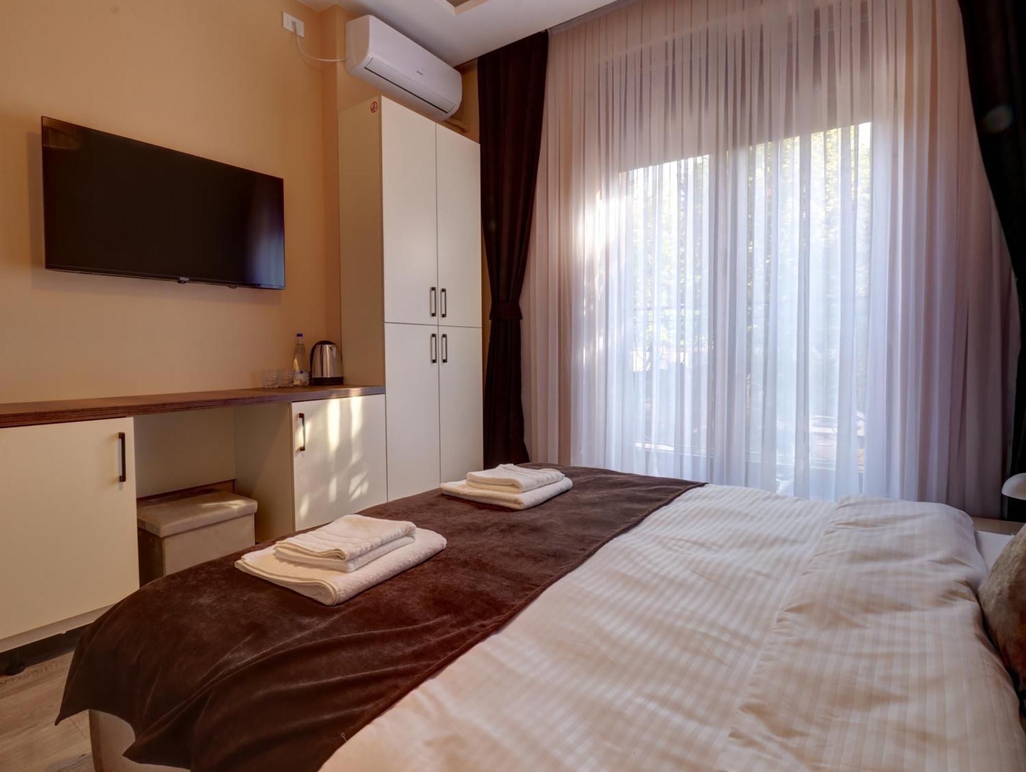 Midtown Prishtina Stays - Central Location Prishtinë Exterior photo